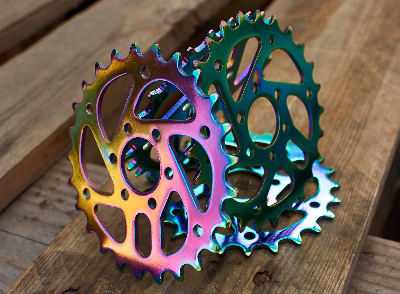 Zębatka BMX KHE MVP 25T, stal Oil Slick