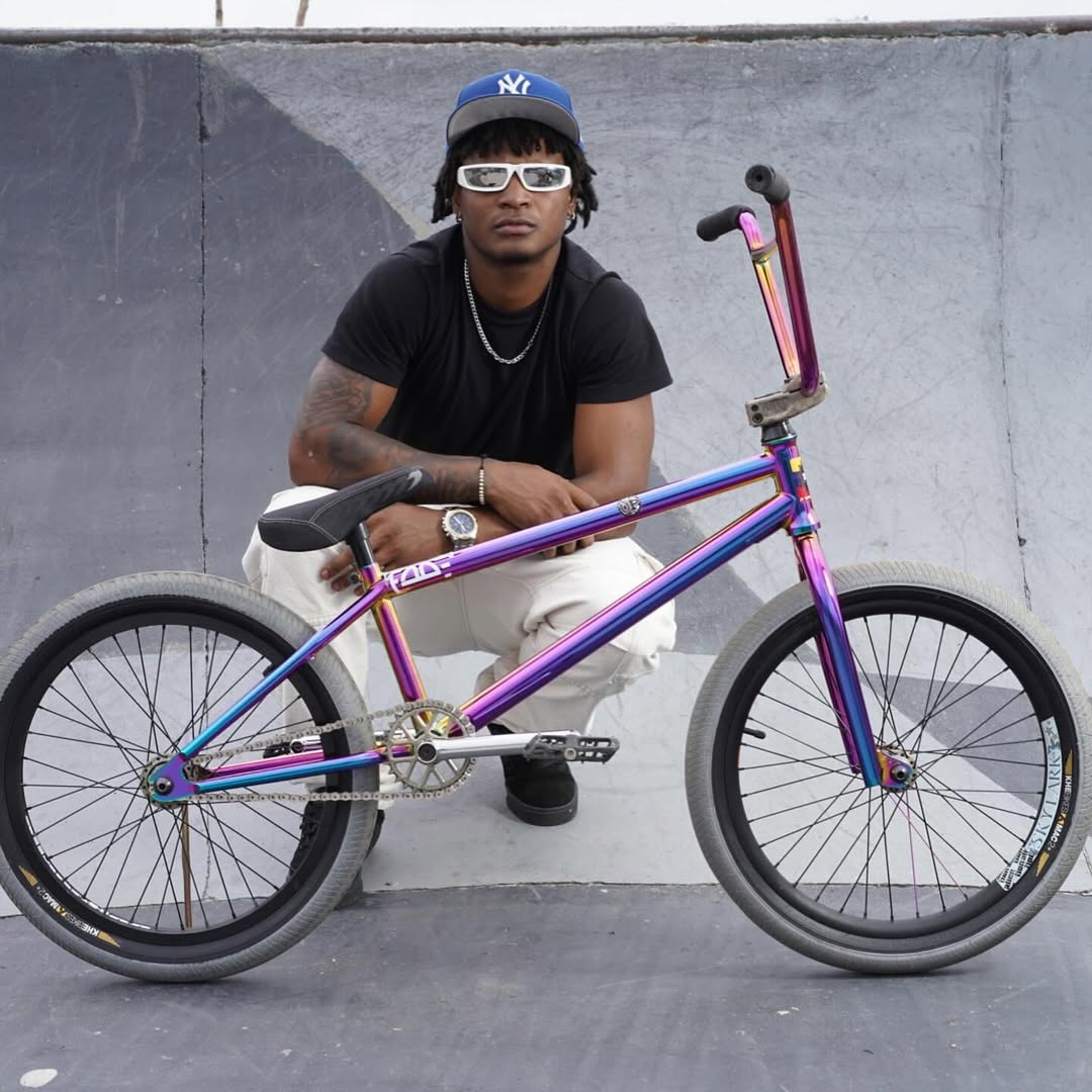 Opona drutowa BMX KHE MAC2+ 20 × 2,30″, szara