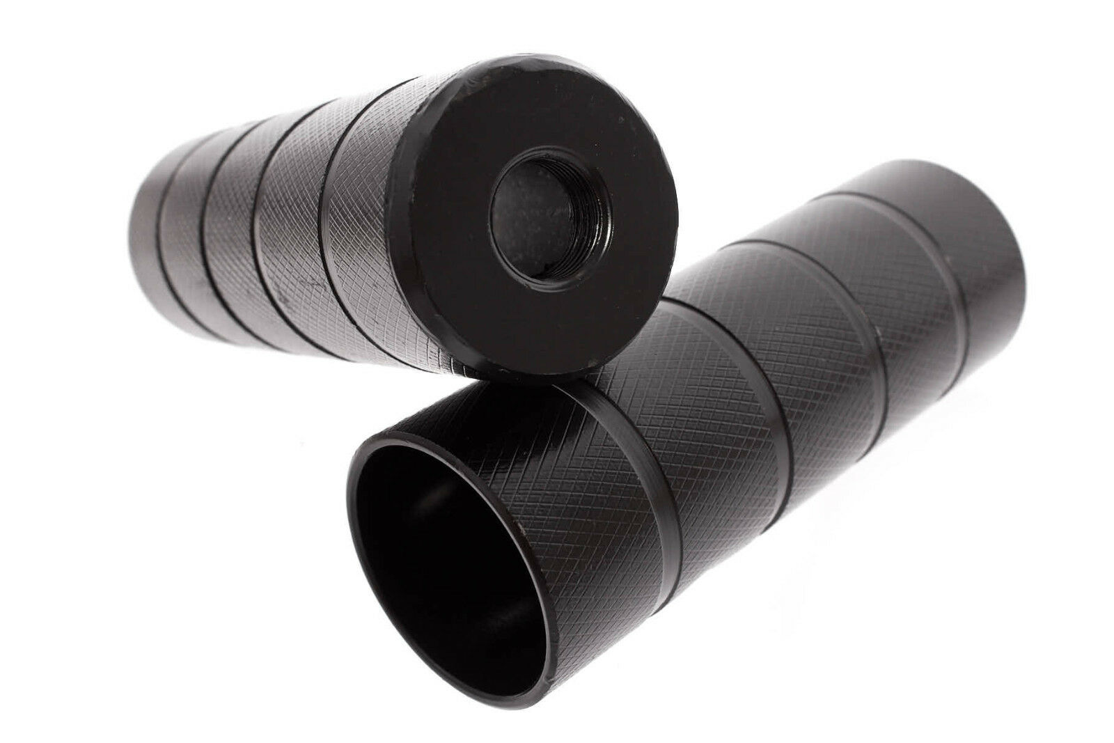 Nahansicht BMX Black Steel Pegs aus HiTen Stahl schwarz