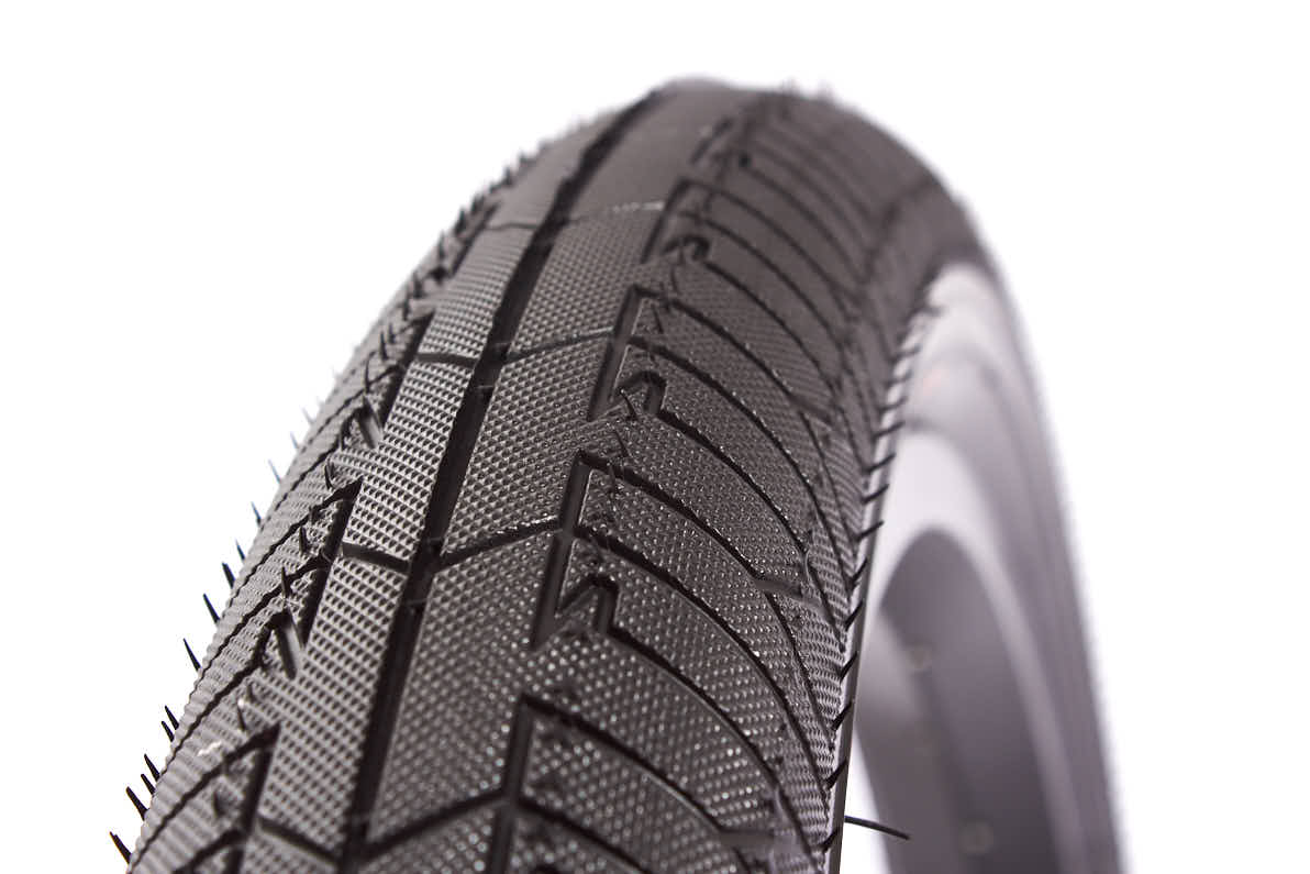Opona drutowa BMX KHE MAC2+ 20 × 2,30″, czarna