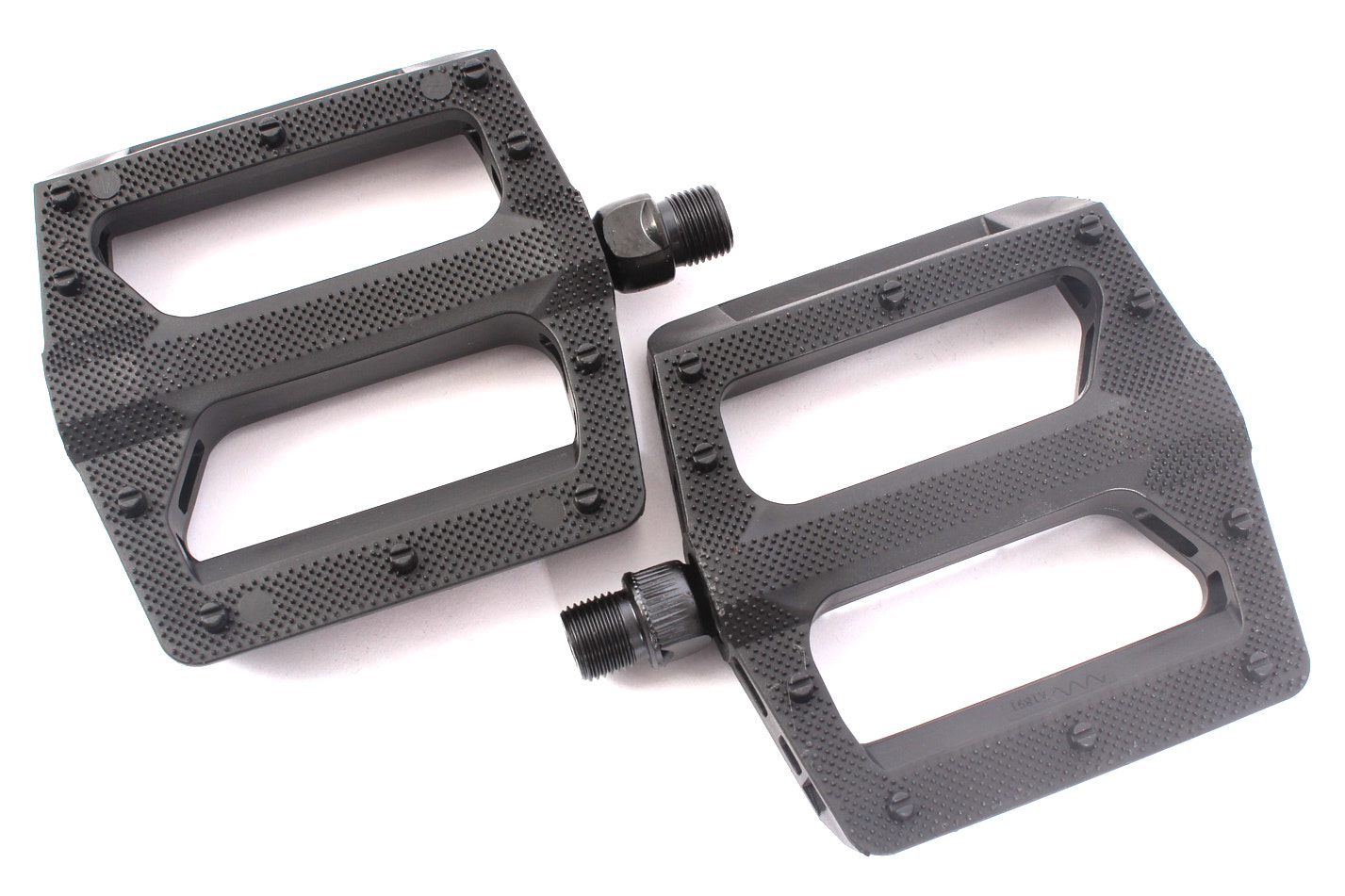 9/16" BMX Pedale mit vielen Noppen und Schraubgewinde